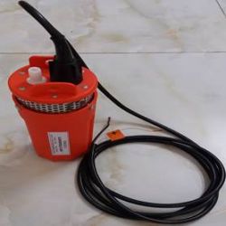 Bơm nước giếng khoan dùng năng lượng mặt trời