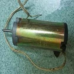 Động cơ quạt năng lượng mặt trời